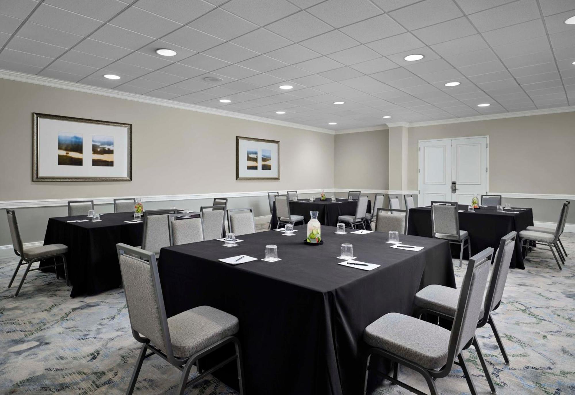 Hilton New Orleans Airport Hotel Kenner Exterior photo