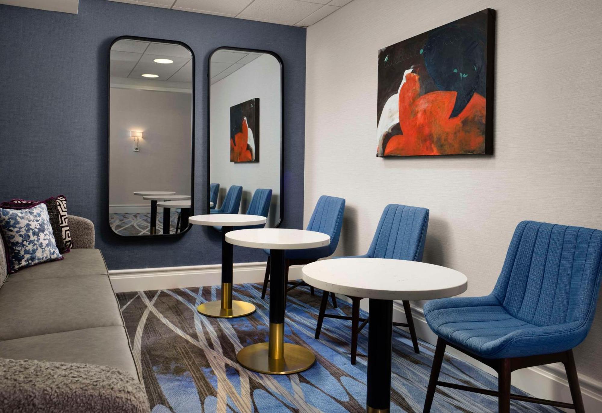 Hilton New Orleans Airport Hotel Kenner Exterior photo