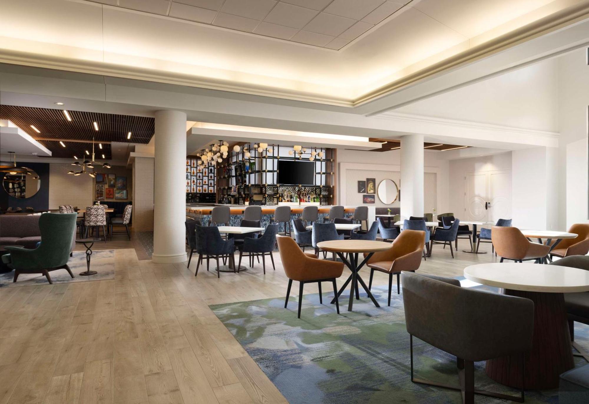 Hilton New Orleans Airport Hotel Kenner Exterior photo
