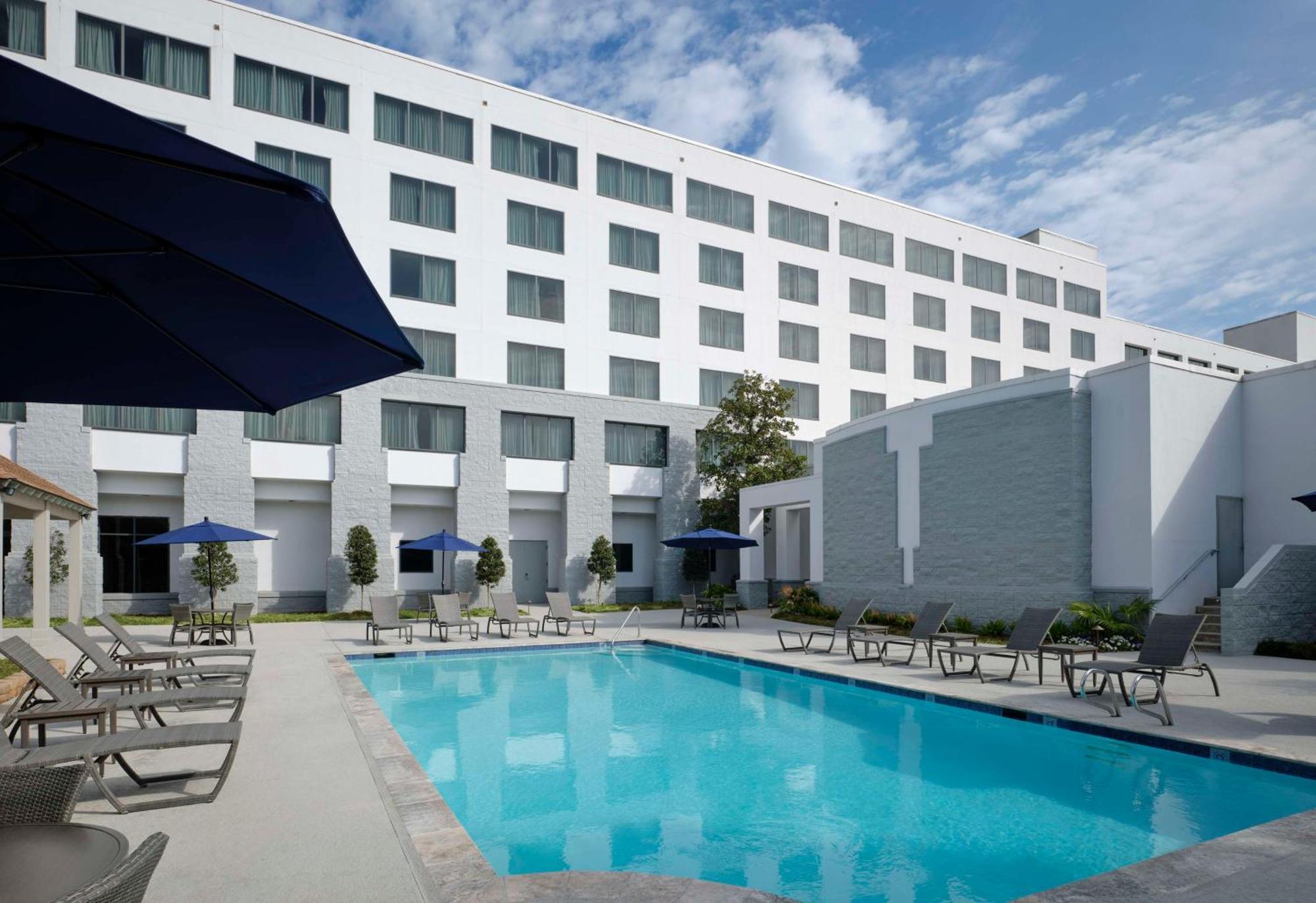 Hilton New Orleans Airport Hotel Kenner Exterior photo