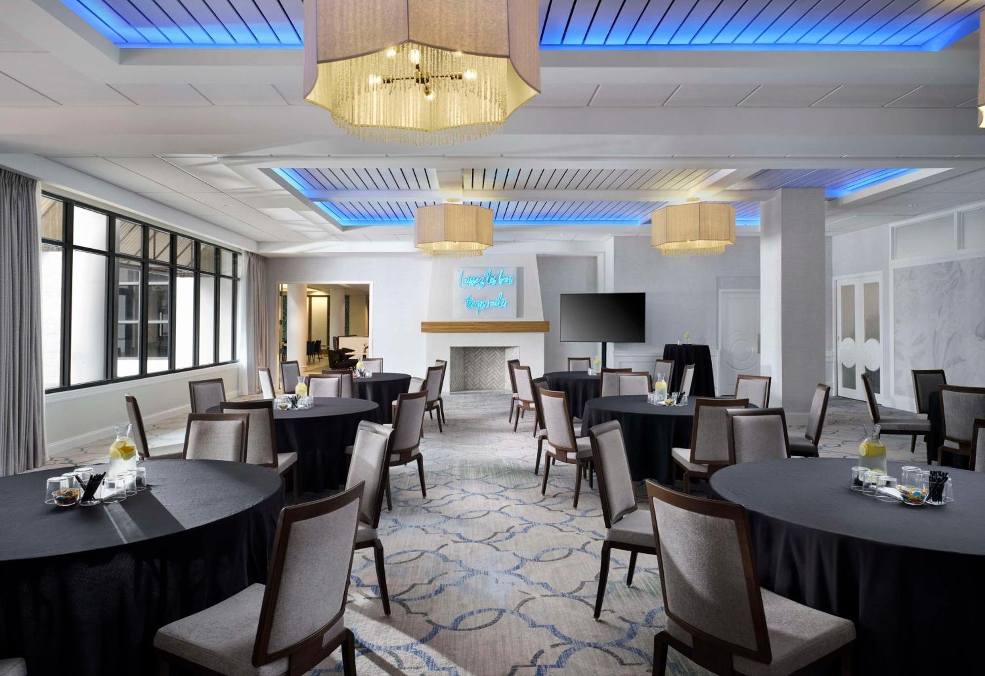 Hilton New Orleans Airport Hotel Kenner Exterior photo