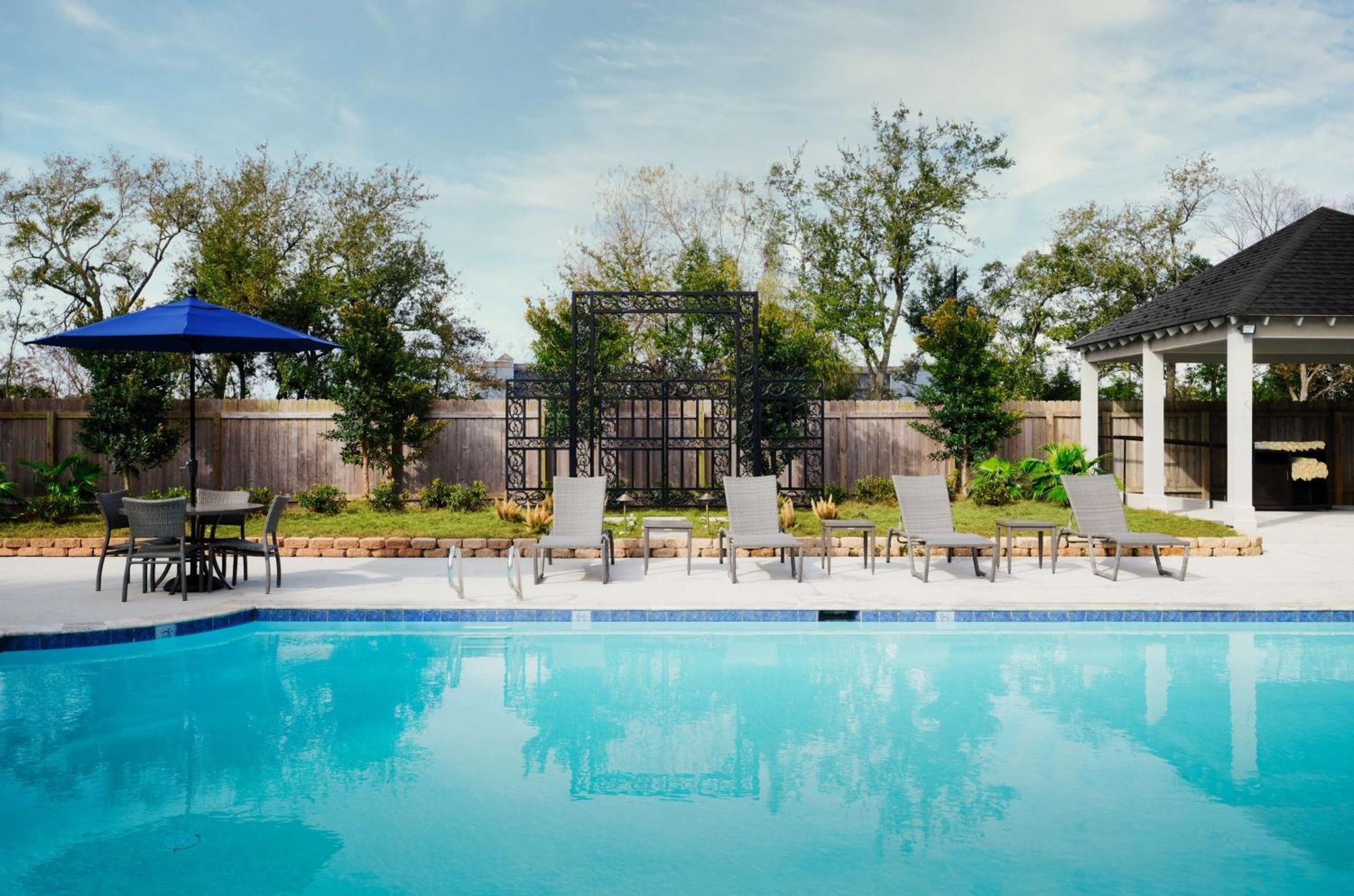 Hilton New Orleans Airport Hotel Kenner Exterior photo