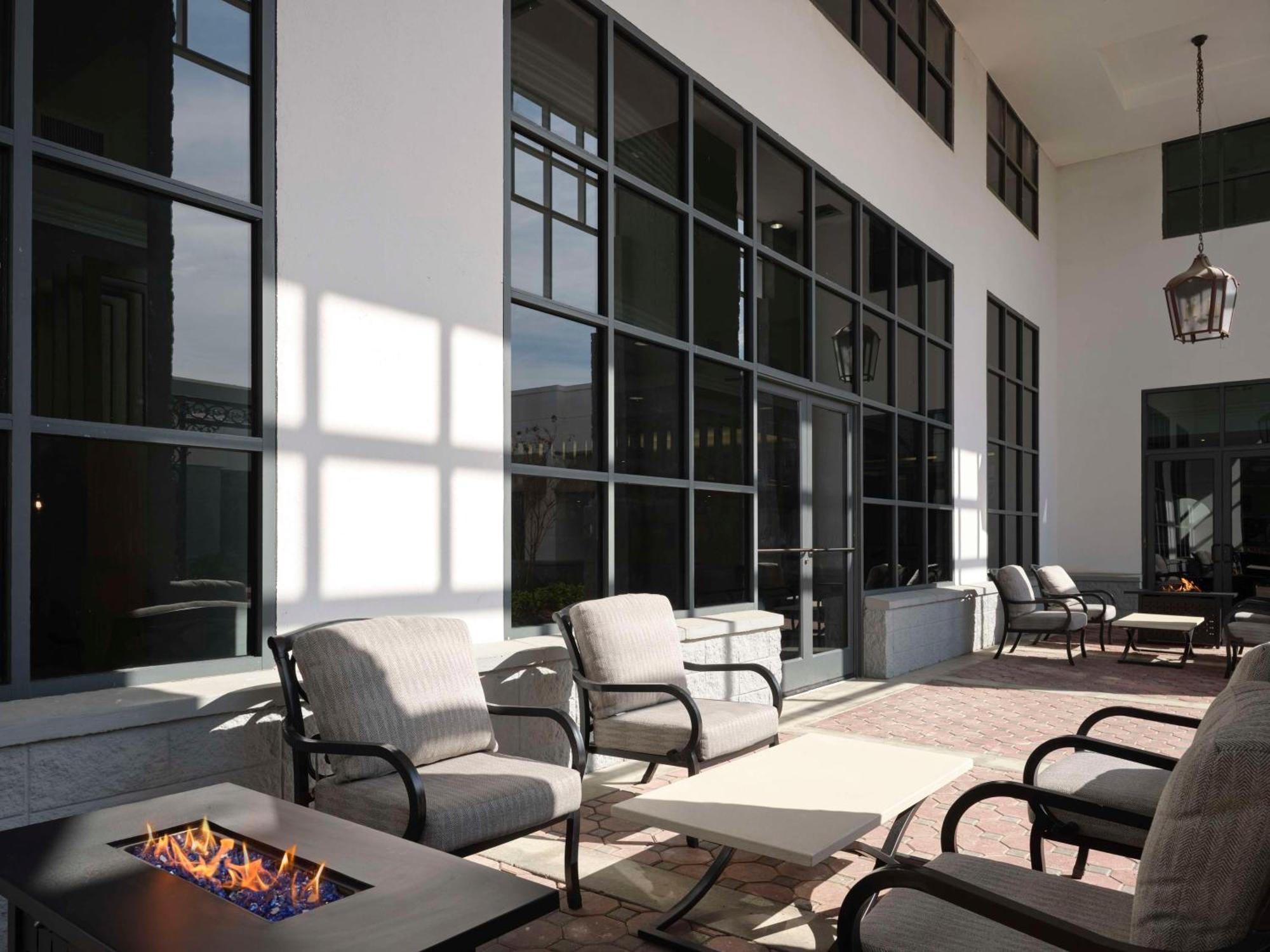 Hilton New Orleans Airport Hotel Kenner Exterior photo